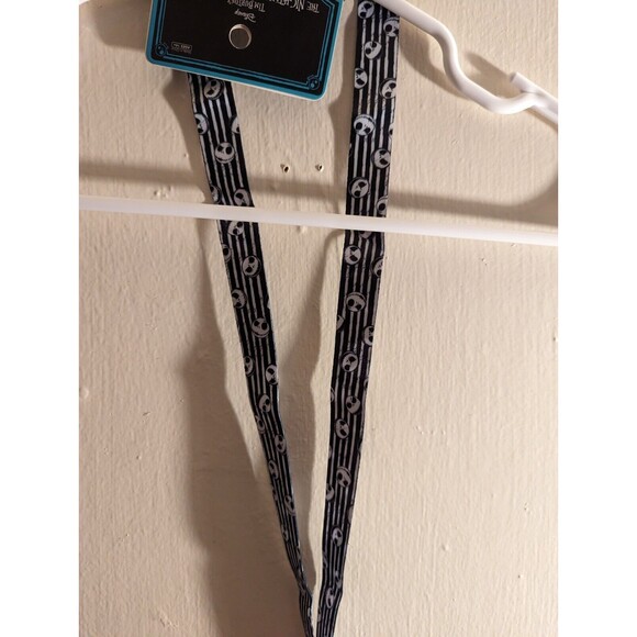 Nightmare Before Christmas Lanyard and Fuzzy Slippers Socks Set Bundle - Picture 4 of 6